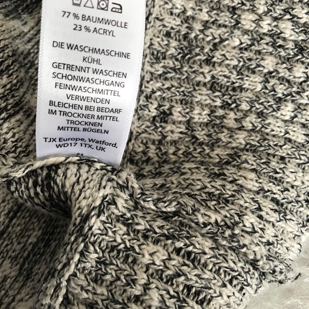 Cotton Cardigan- Size M/L - Picture 4 of 6